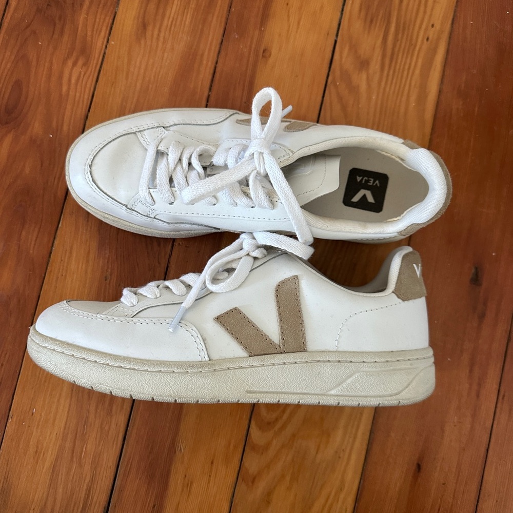 Veja V-12 Women’s White Sneakers - Picture 3 of 4